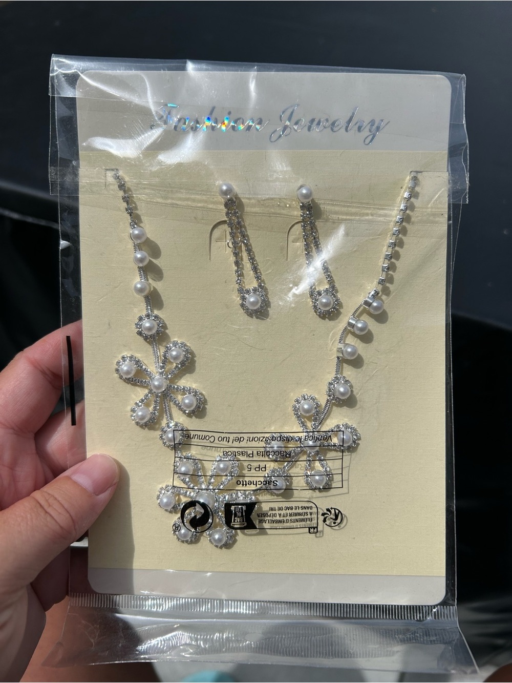 🔥$4 Pearl and Crystal Floral Necklace & Earring Set - Silver Tone